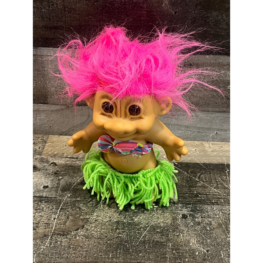 Vintage Russ Berrie Hula Girl Troll Doll Neon Pink Hair Green Grass Skirt 18440